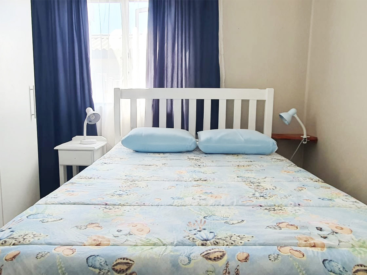Bedroom-2-3 surfing